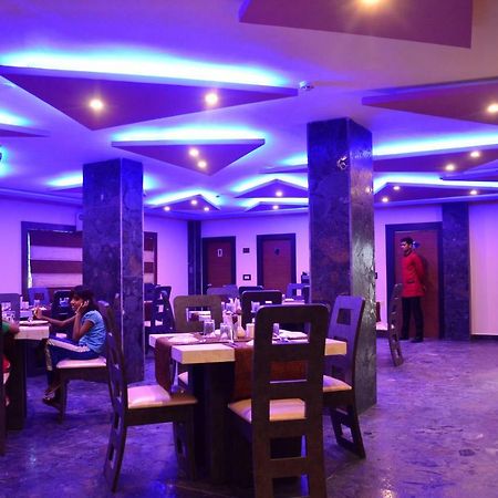 Dolphin Chocolate Inn Chandannagar Eksteriør billede