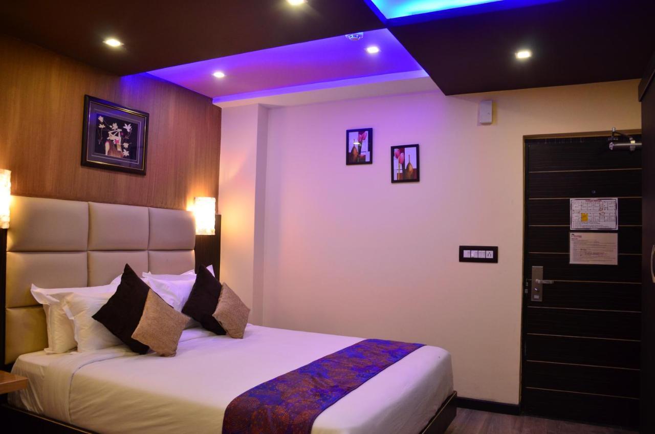 Dolphin Chocolate Inn Chandannagar Eksteriør billede
