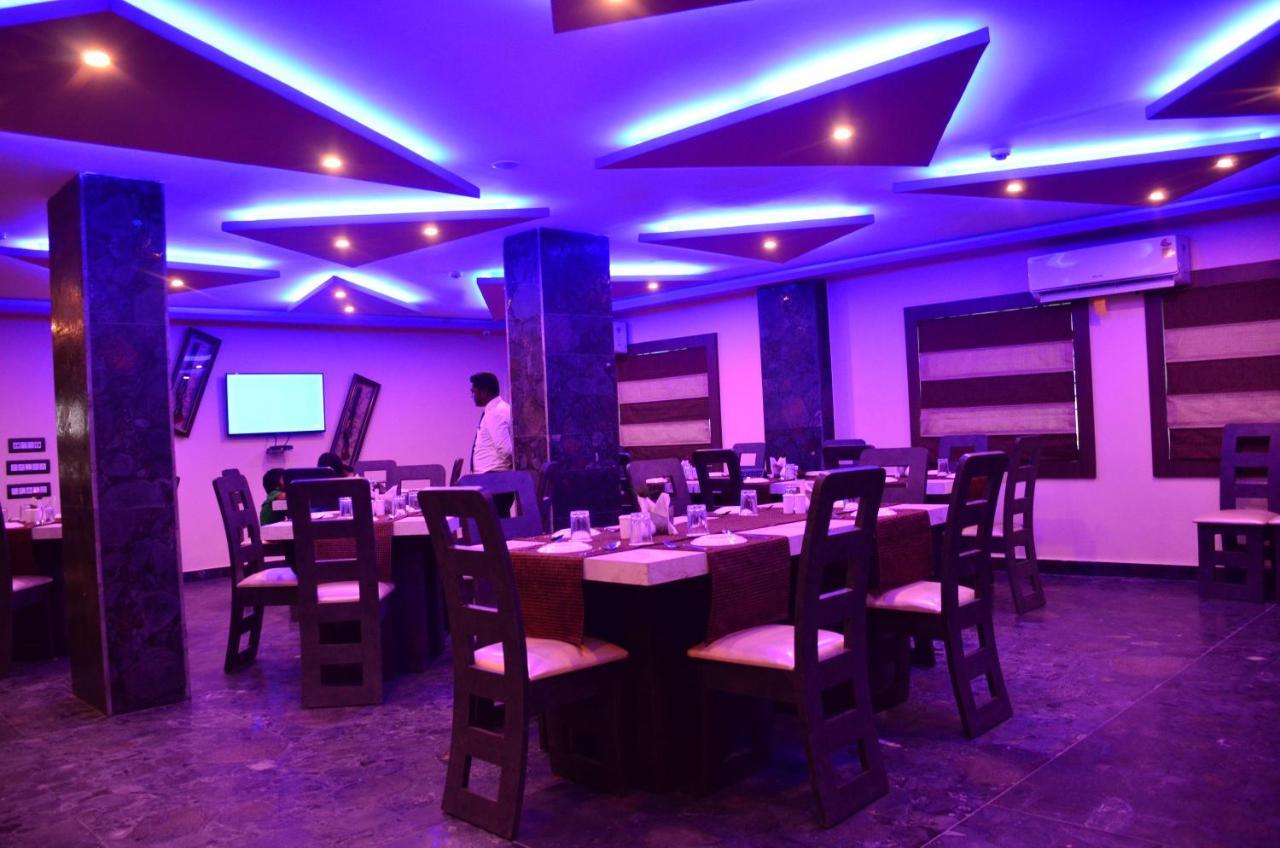 Dolphin Chocolate Inn Chandannagar Eksteriør billede