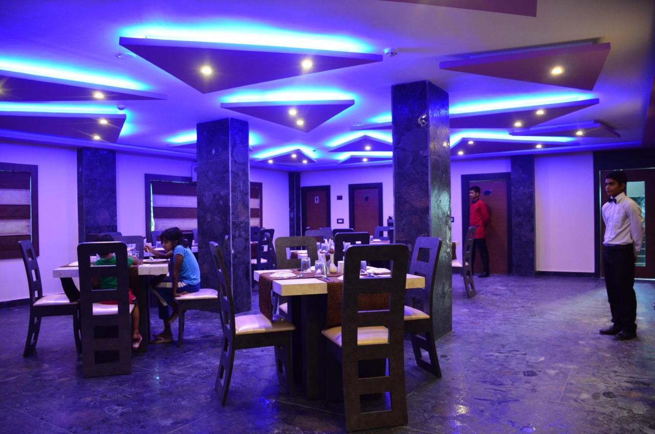Dolphin Chocolate Inn Chandannagar Eksteriør billede
